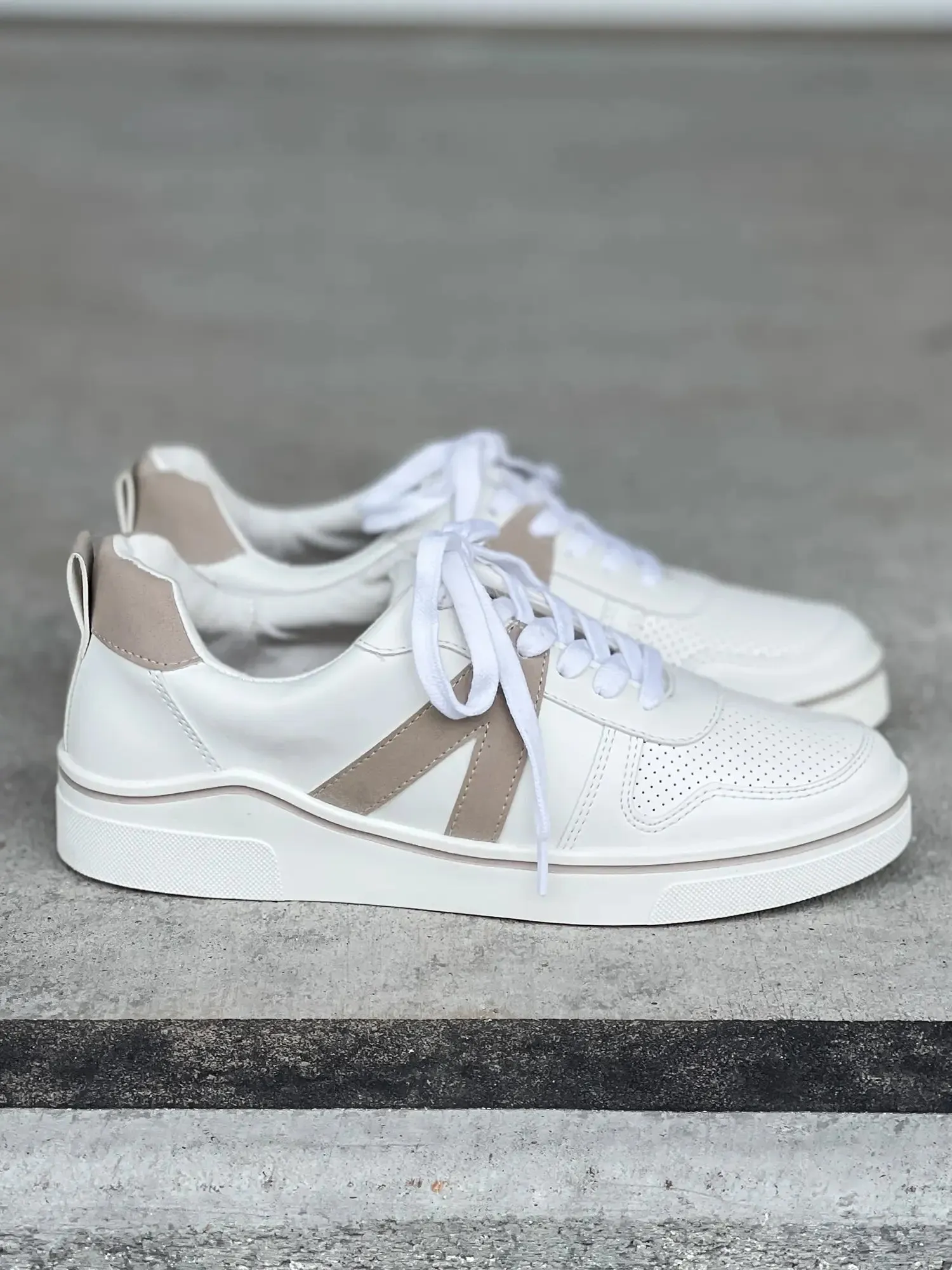 Alta Color Block Sneaker