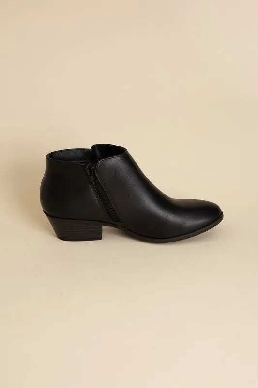 Mug Ankle Boots